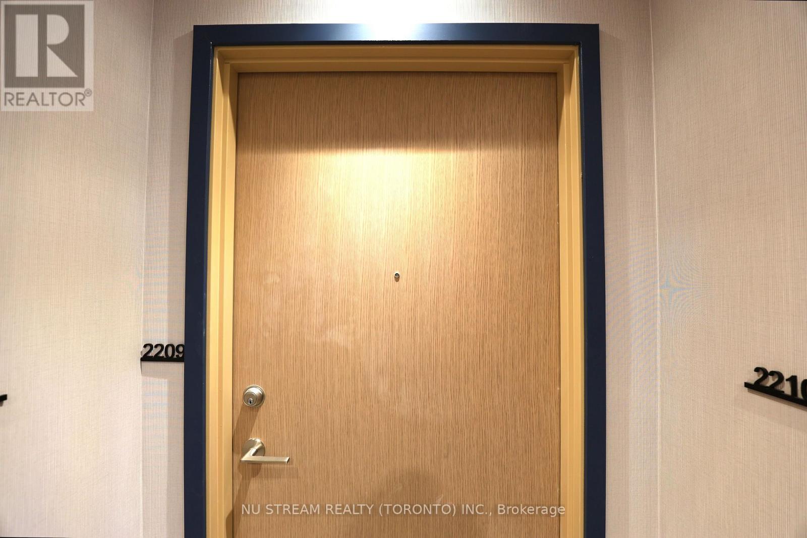 2209 - 395 Square One Drive, Mississauga, Ontario L5B 0C6 - Photo 3 - W12587308