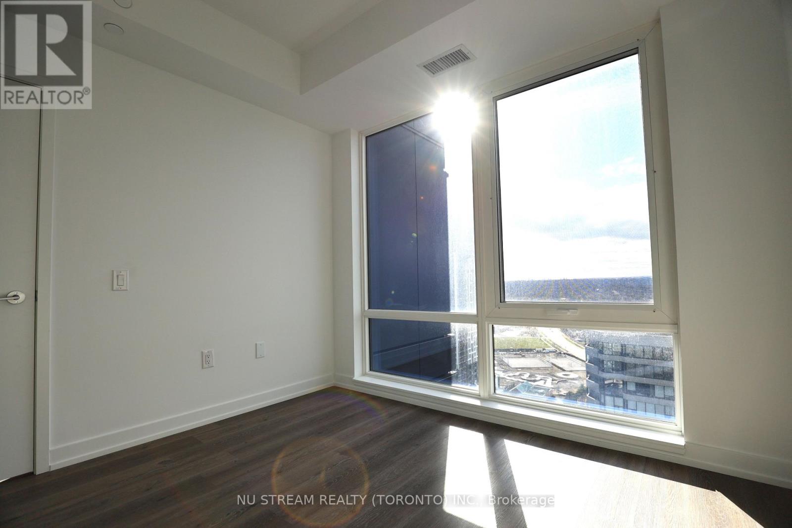 2209 - 395 Square One Drive, Mississauga, Ontario L5B 0C6 - Photo 6 - W12587308