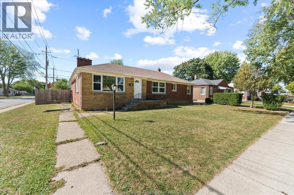 2783 Dominion Blvd, Windsor, Ontario N9E 2M7 - Photo 2 - 25030806