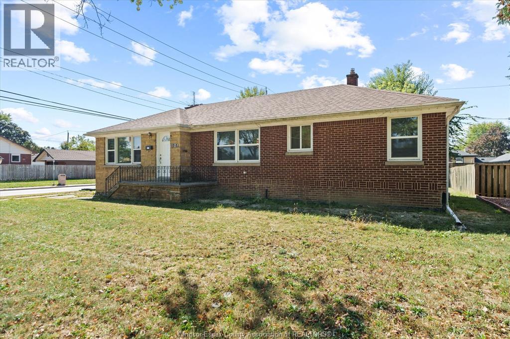 2783 Dominion Blvd, Windsor, Ontario N9E 2M7 - Photo 3 - 25030806