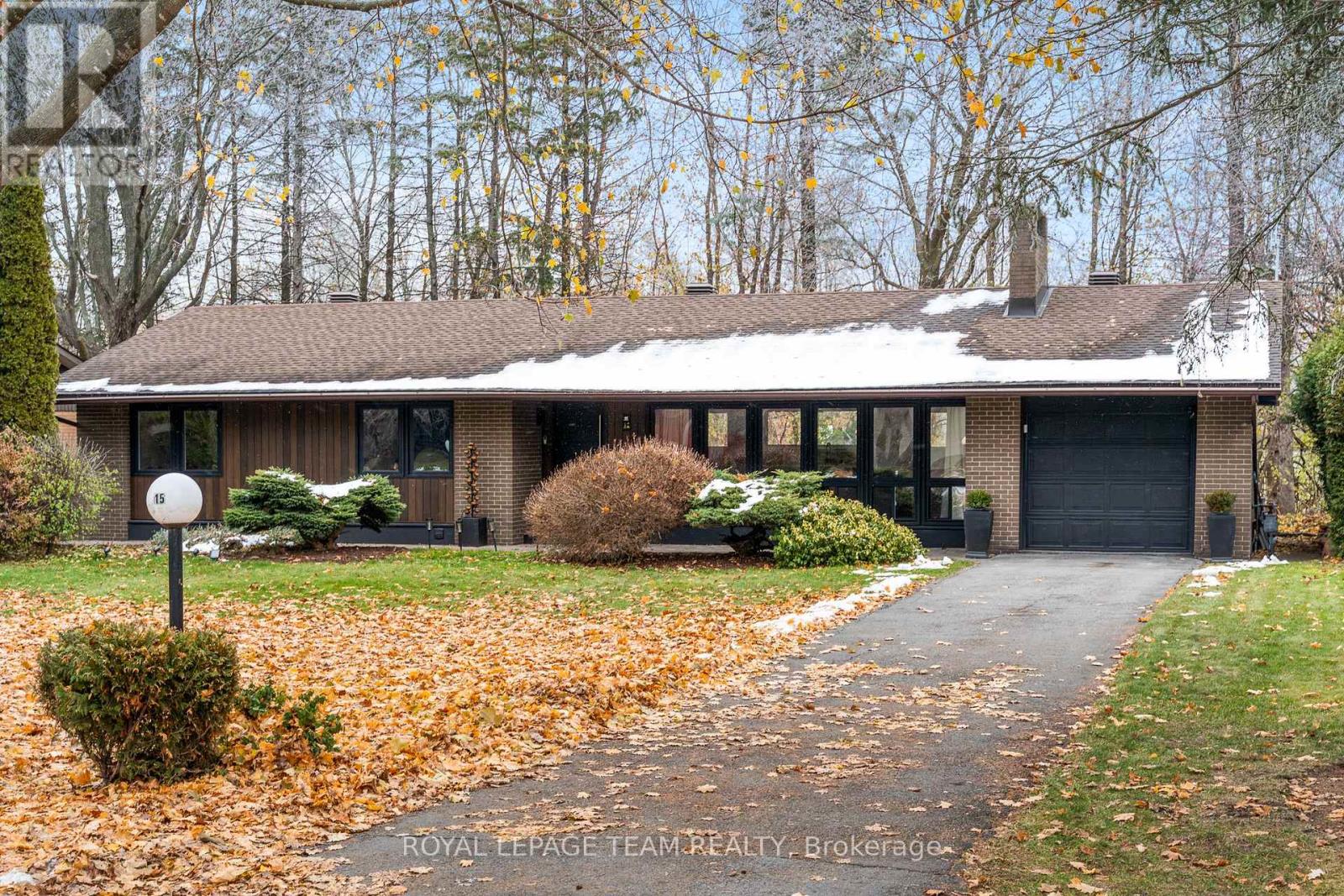 15 Leacock Drive, Ottawa, Ontario K2K 1R6 - Photo 2 - X12587334