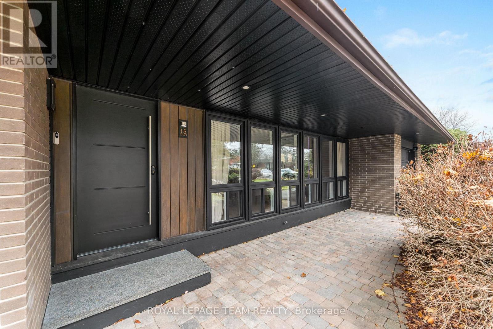 15 Leacock Drive, Ottawa, Ontario K2K 1R6 - Photo 3 - X12587334