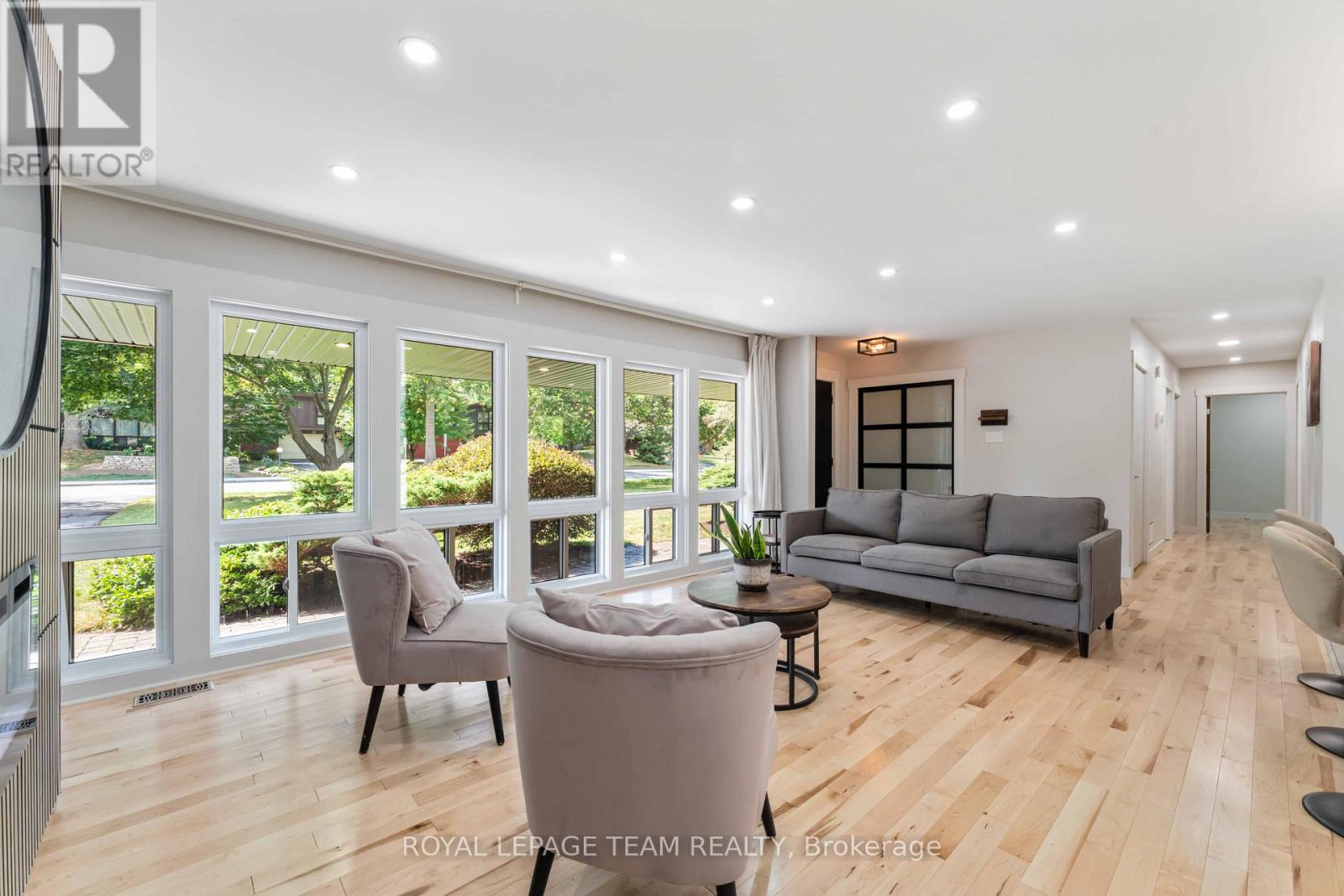 15 Leacock Drive, Ottawa, Ontario K2K 1R6 - Photo 6 - X12587334