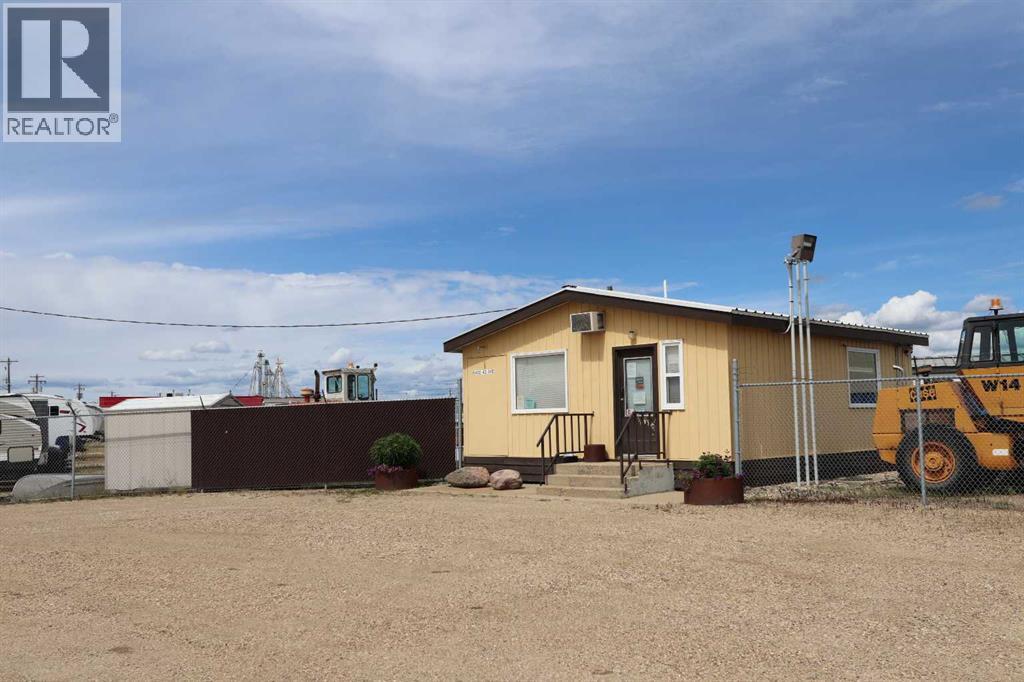 6402 42 Avenue, Ponoka, Alberta  T4J 1J8 - Photo 3 - A2241435