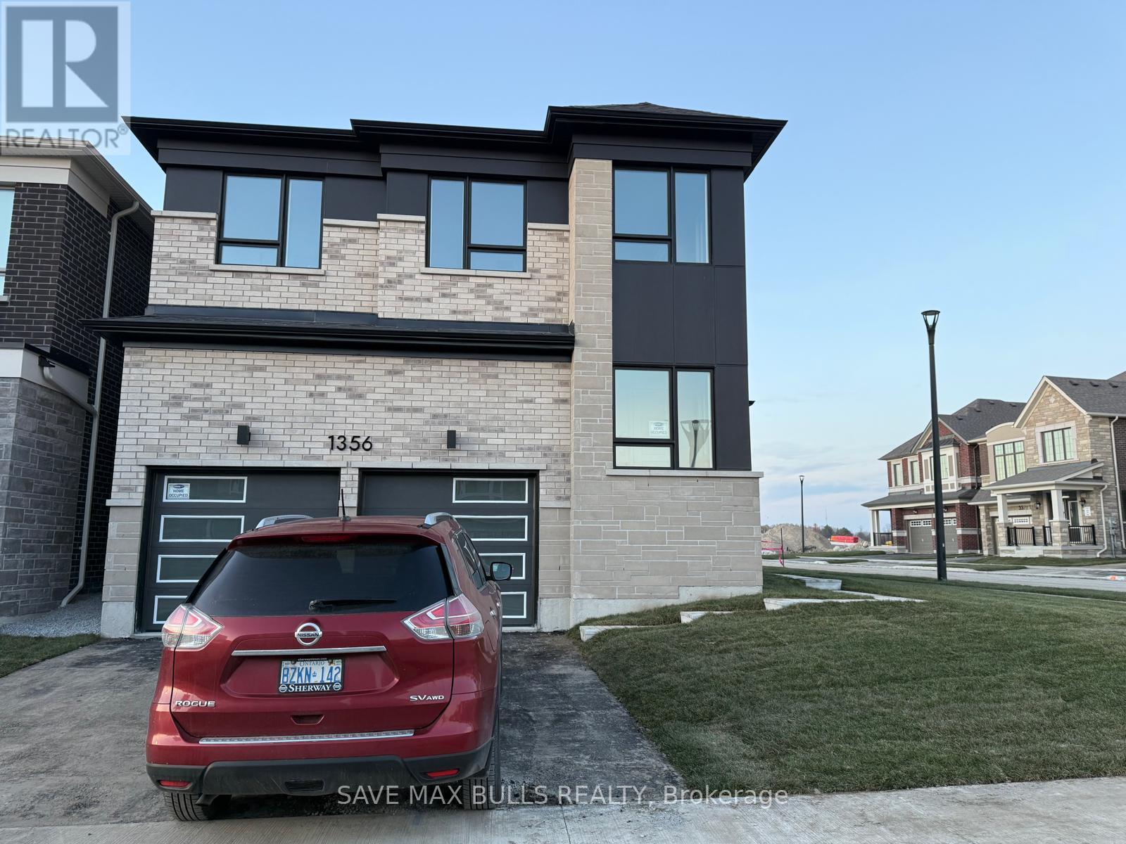 1356 Glamorgan Manor, Pickering, Ontario  L1X 0N1 - Photo 2 - E12587332