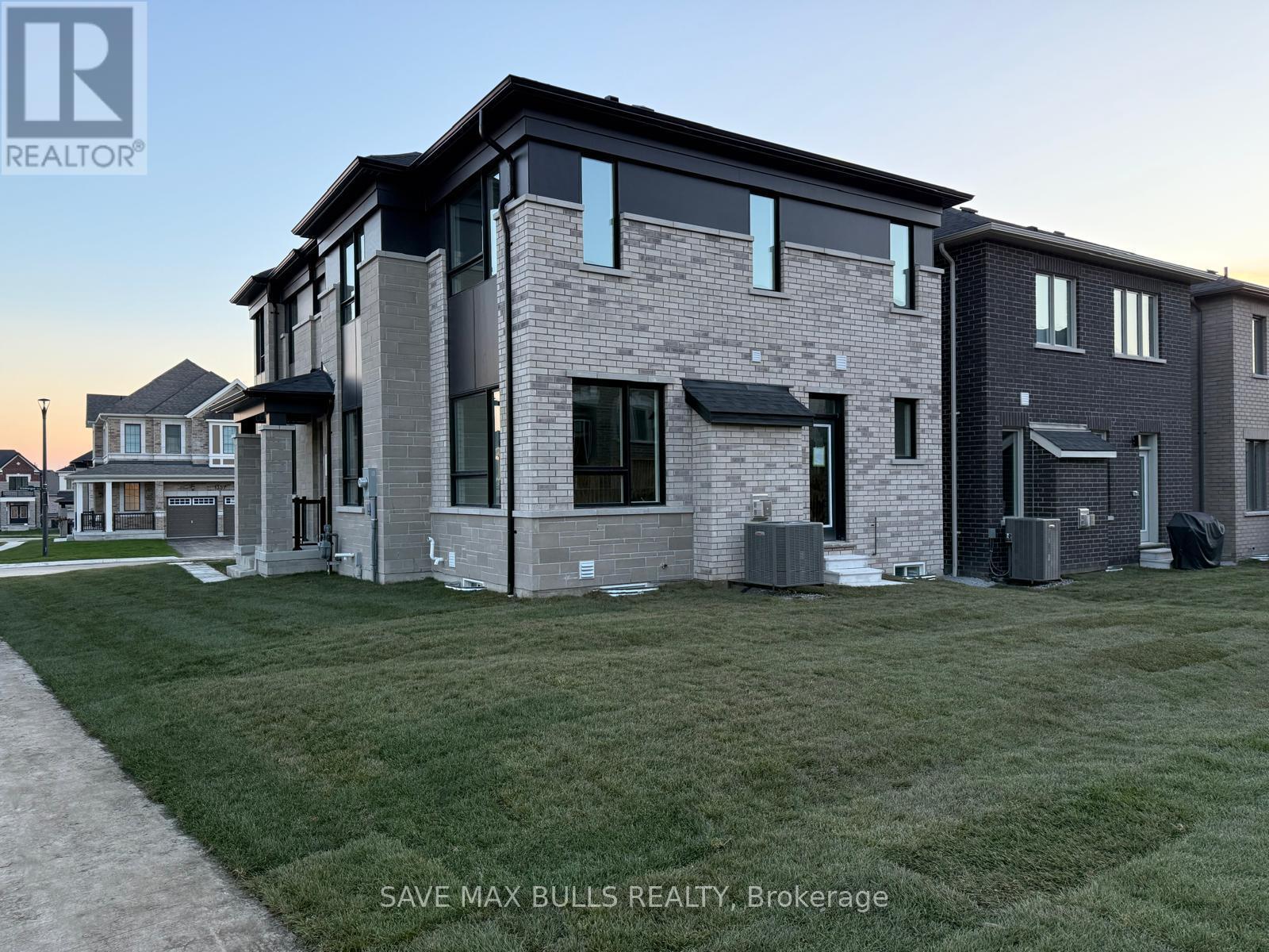 1356 Glamorgan Manor, Pickering, Ontario  L1X 0N1 - Photo 3 - E12587332