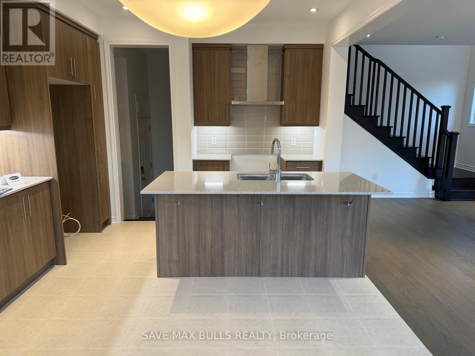 1356 Glamorgan Manor, Pickering, Ontario  L1X 0N1 - Photo 5 - E12587332