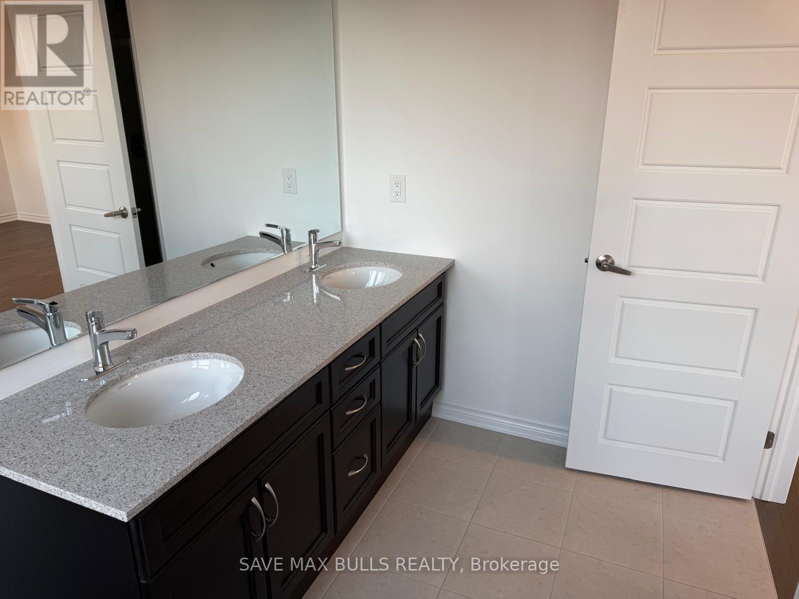 1356 Glamorgan Manor, Pickering, Ontario  L1X 0N1 - Photo 9 - E12587332