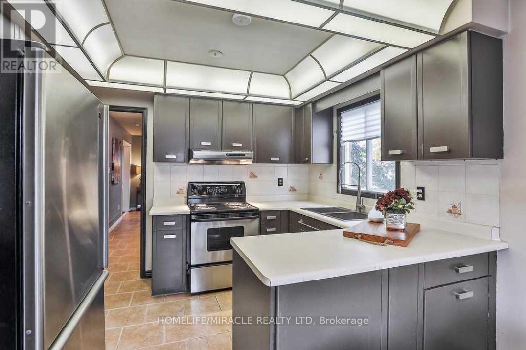 174 Torrance Woods, Brampton, Ontario  L6Y 4K1 - Photo 10 - W12587322