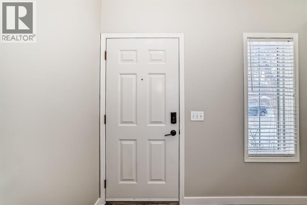 34 Erin Meadows Close Se, Calgary, Alberta  T2B 3E4 - Photo 5 - A2273056