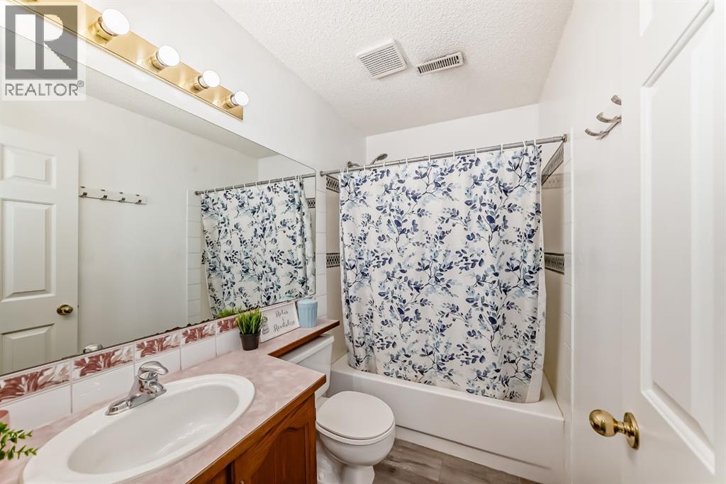 34 Erin Meadows Close Se, Calgary, Alberta  T2B 3E4 - Photo 36 - A2273056