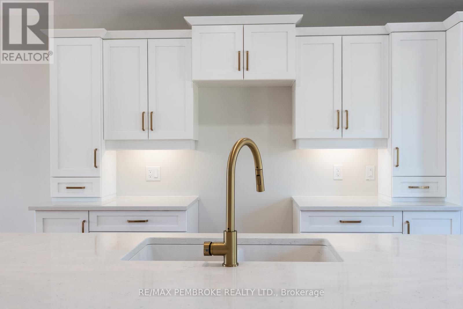 14 Jade Avenue, Petawawa, Ontario  K8H 0E5 - Photo 9 - X12587372