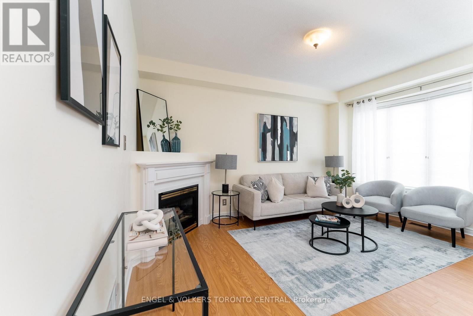 22 Donald Sim Avenue, Markham, Ontario  L6B 1B6 - Photo 11 - N12439216