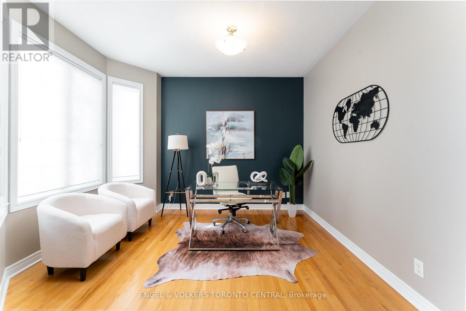 22 Donald Sim Avenue, Markham, Ontario  L6B 1B6 - Photo 4 - N12439216