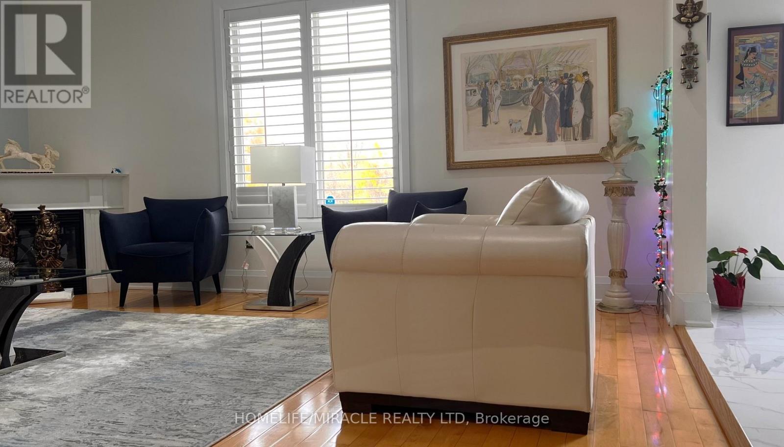 62 Vitlor Drive, Richmond Hill, Ontario  L4E 4P9 - Photo 5 - N12587080