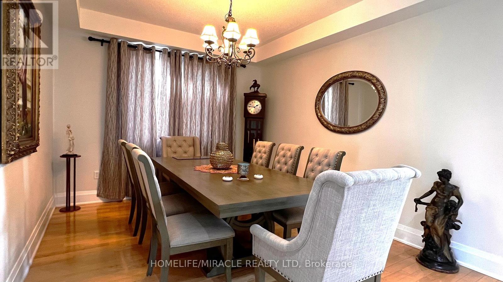 62 Vitlor Drive, Richmond Hill, Ontario  L4E 4P9 - Photo 6 - N12587080