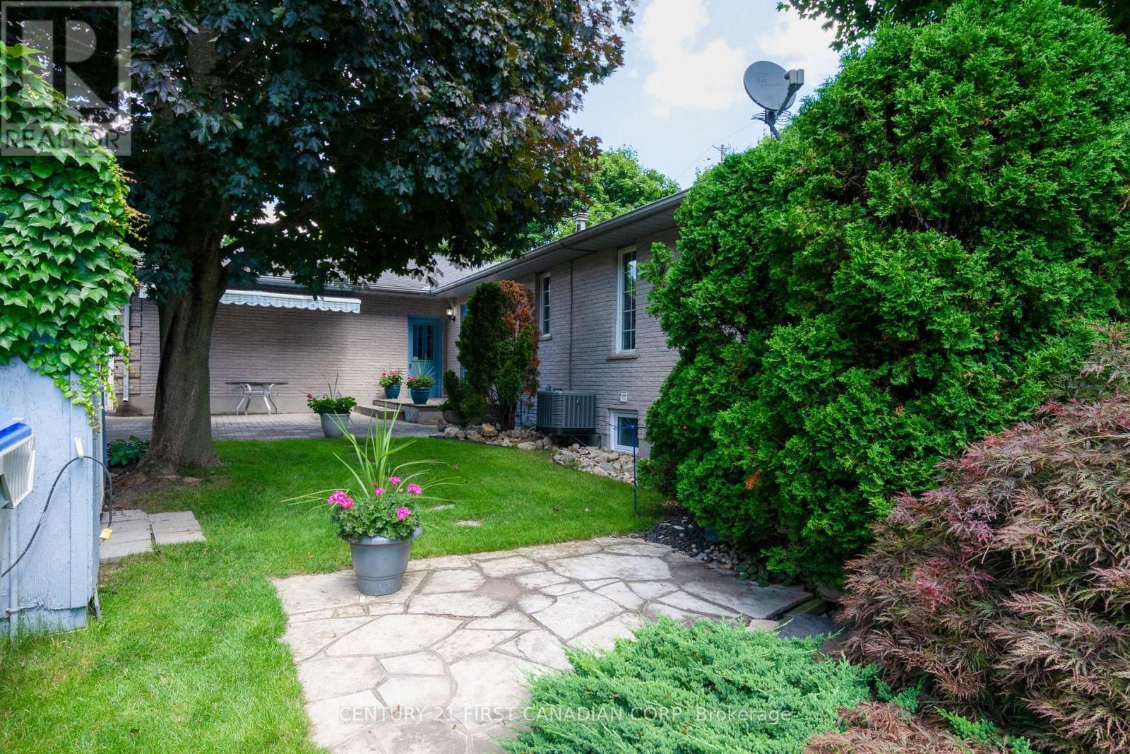 196 Hull Road, Strathroy-Caradoc, Ontario  N7G 3P2 - Photo 41 - X12376593