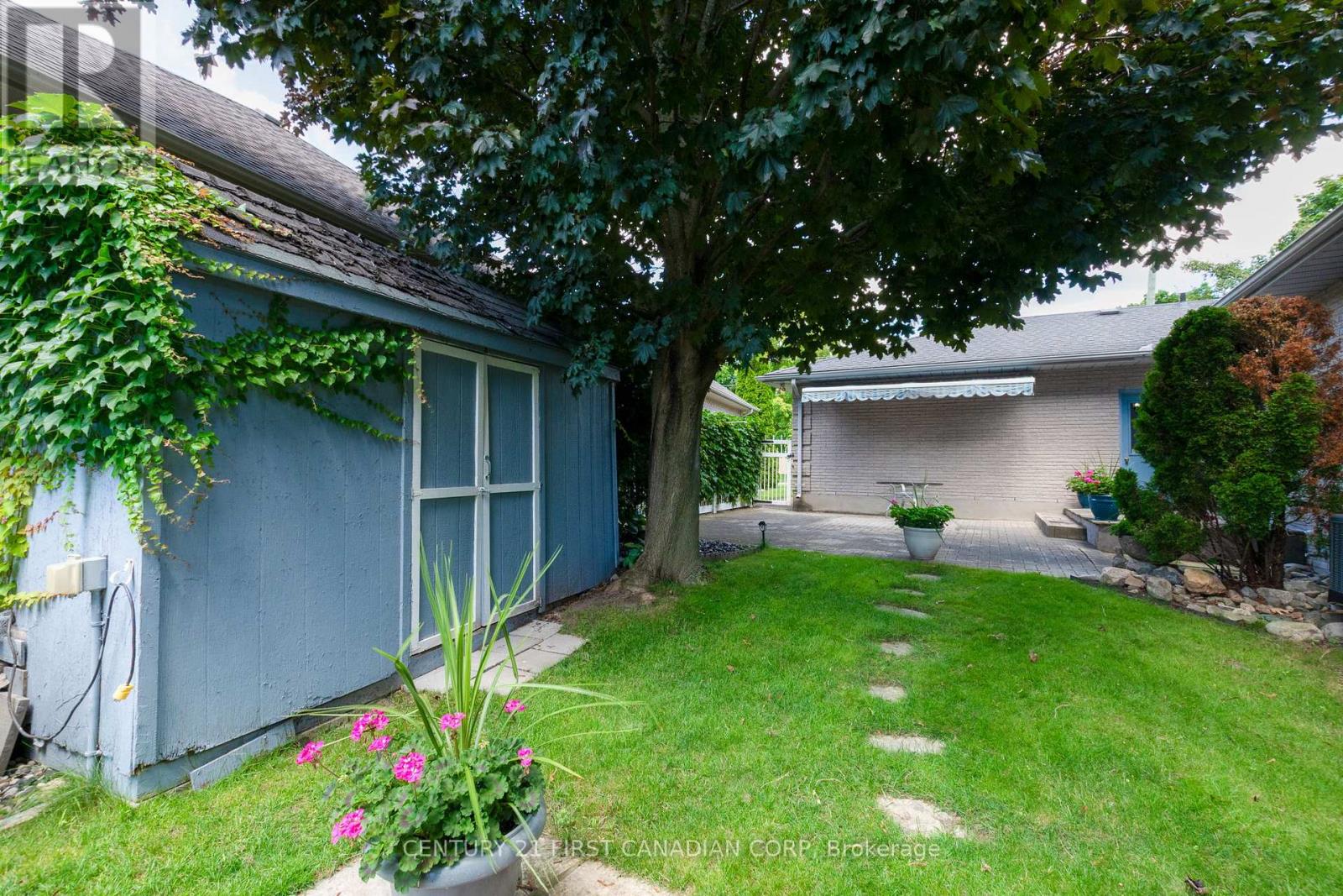 196 Hull Road, Strathroy-Caradoc, Ontario  N7G 3P2 - Photo 42 - X12376593