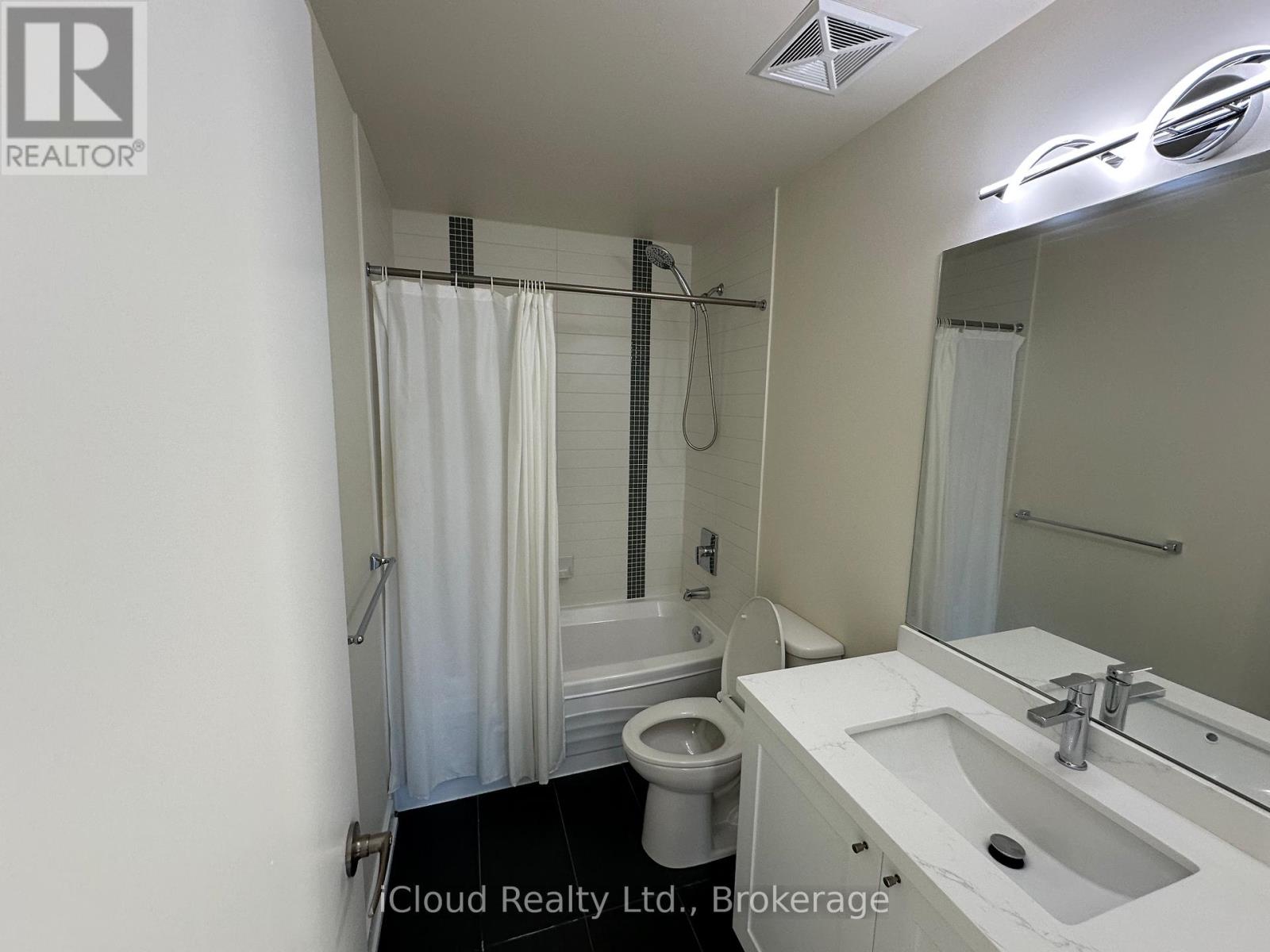 3204 - 4070 Confederation Parkway, Mississauga, Ontario  L5B 0E9 - Photo 16 - W12587346