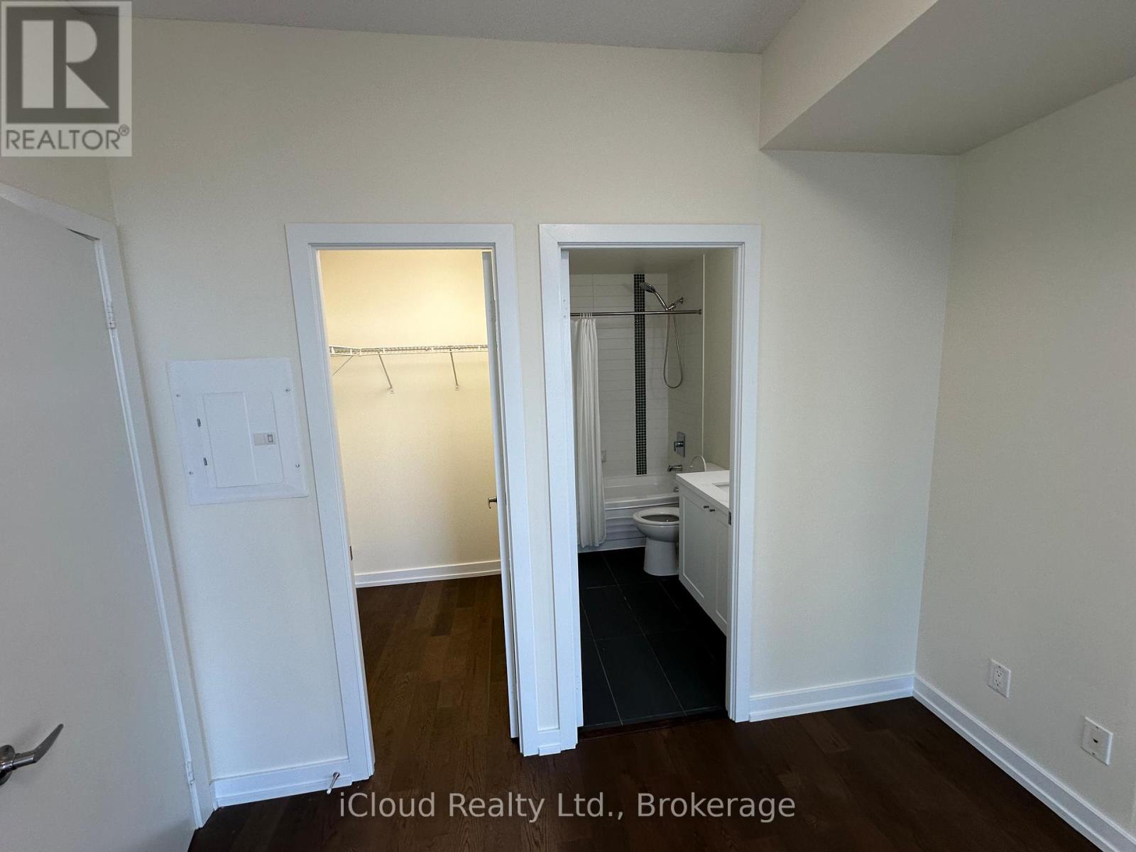 3204 - 4070 Confederation Parkway, Mississauga, Ontario  L5B 0E9 - Photo 17 - W12587346