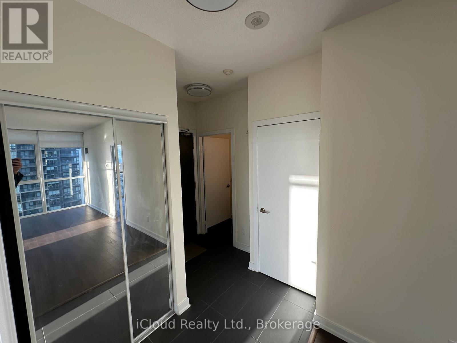 3204 - 4070 Confederation Parkway, Mississauga, Ontario  L5B 0E9 - Photo 6 - W12587346