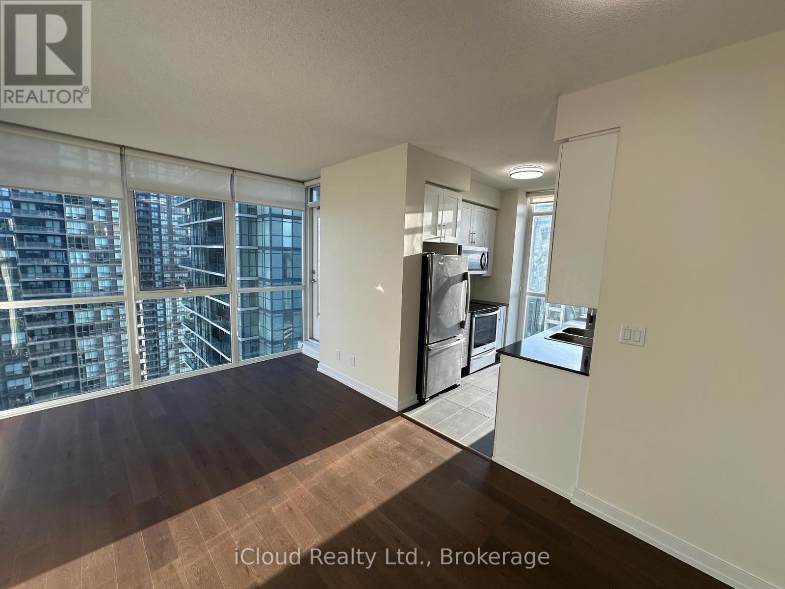 3204 - 4070 Confederation Parkway, Mississauga, Ontario  L5B 0E9 - Photo 8 - W12587346