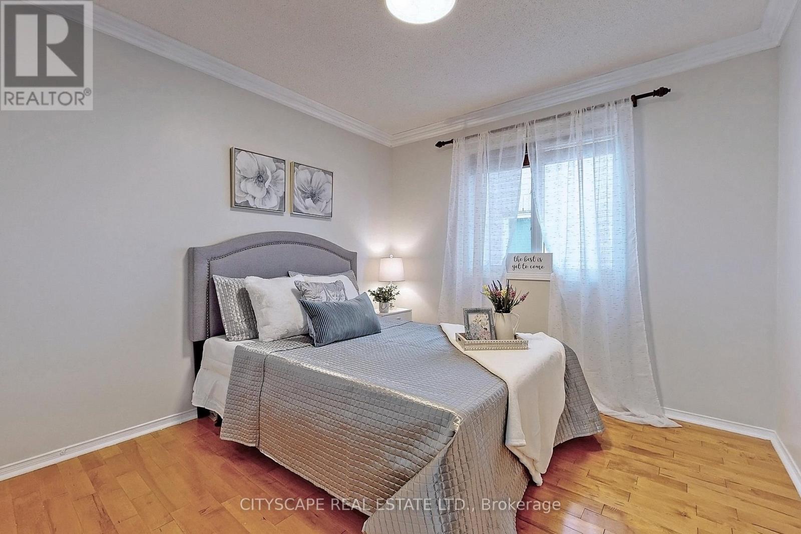 Upper - 343 Wildgrass Road, Mississauga, Ontario  L5B 4H1 - Photo 15 - W12587362