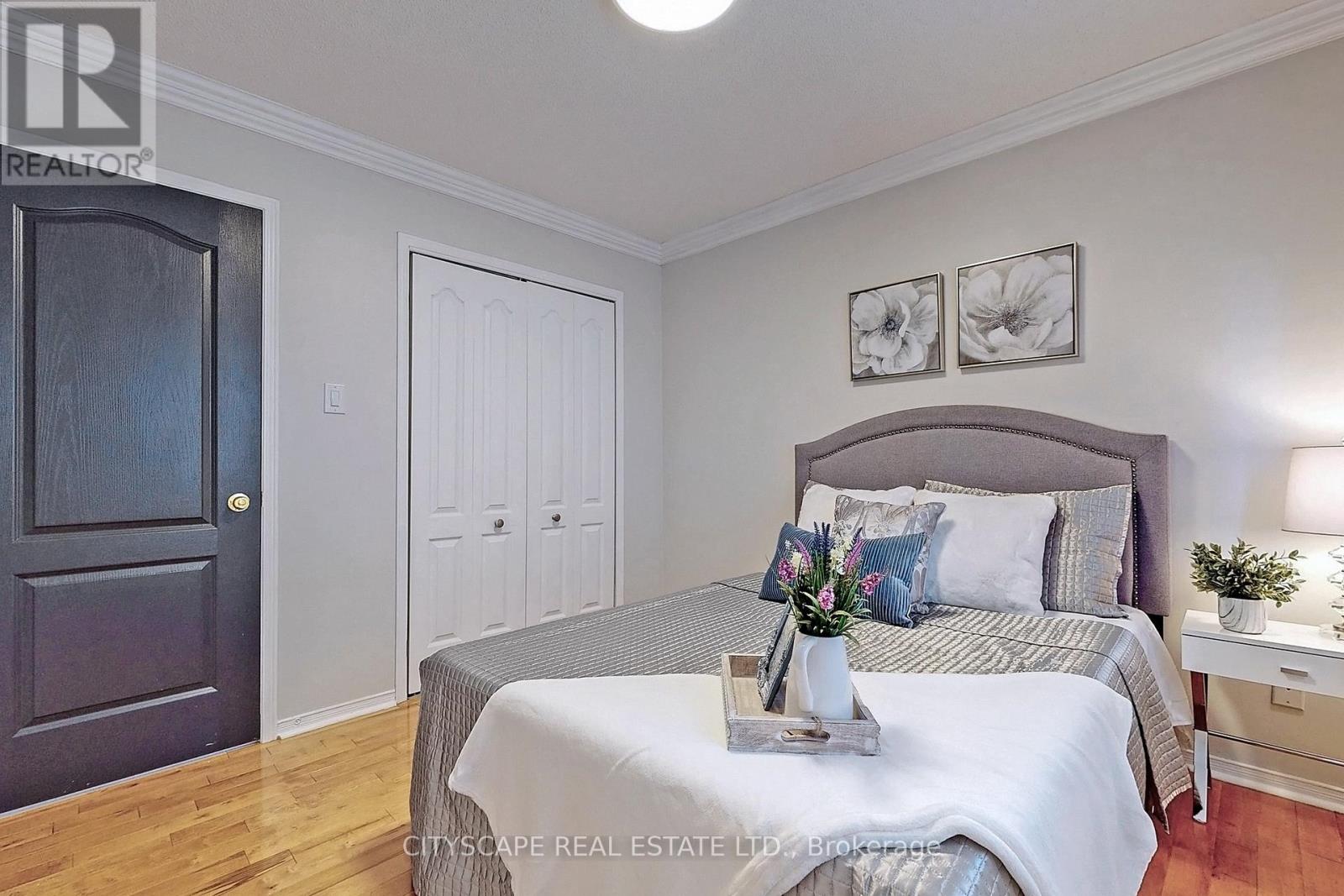 Upper - 343 Wildgrass Road, Mississauga, Ontario  L5B 4H1 - Photo 16 - W12587362