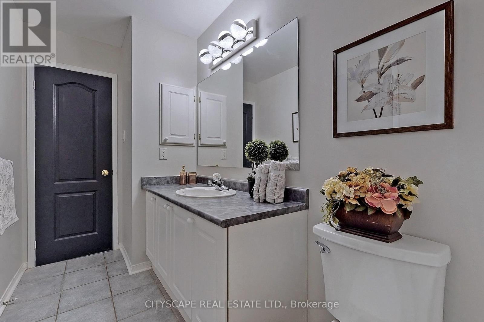 Upper - 343 Wildgrass Road, Mississauga, Ontario  L5B 4H1 - Photo 19 - W12587362