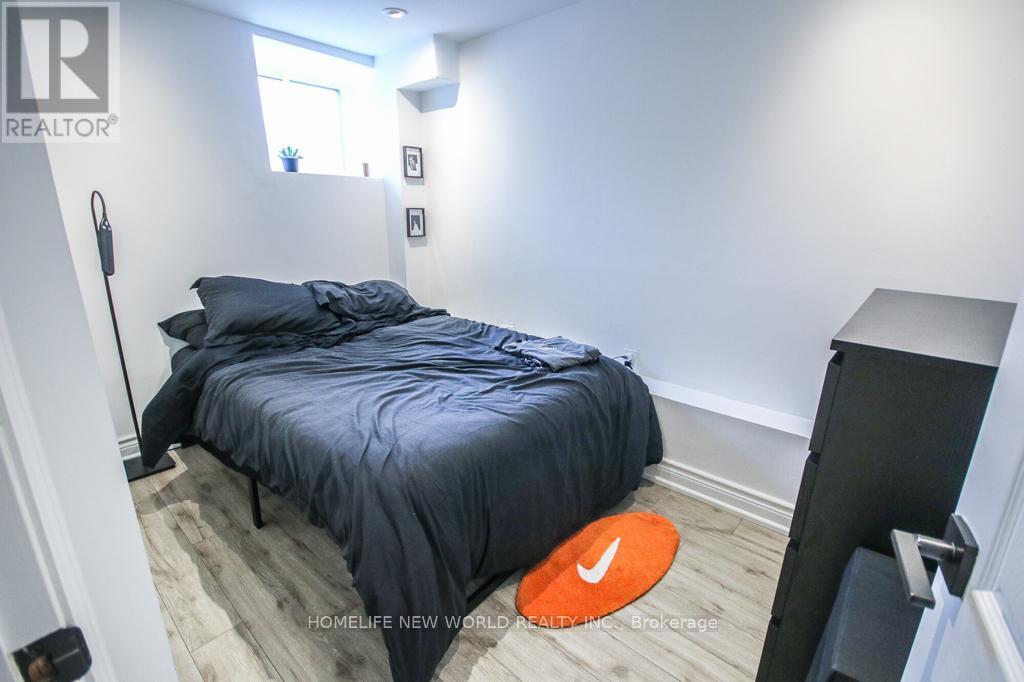 Lower - 679 Gladstone Avenue, Toronto, Ontario  M6H 3J5 - Photo 12 - W12587364