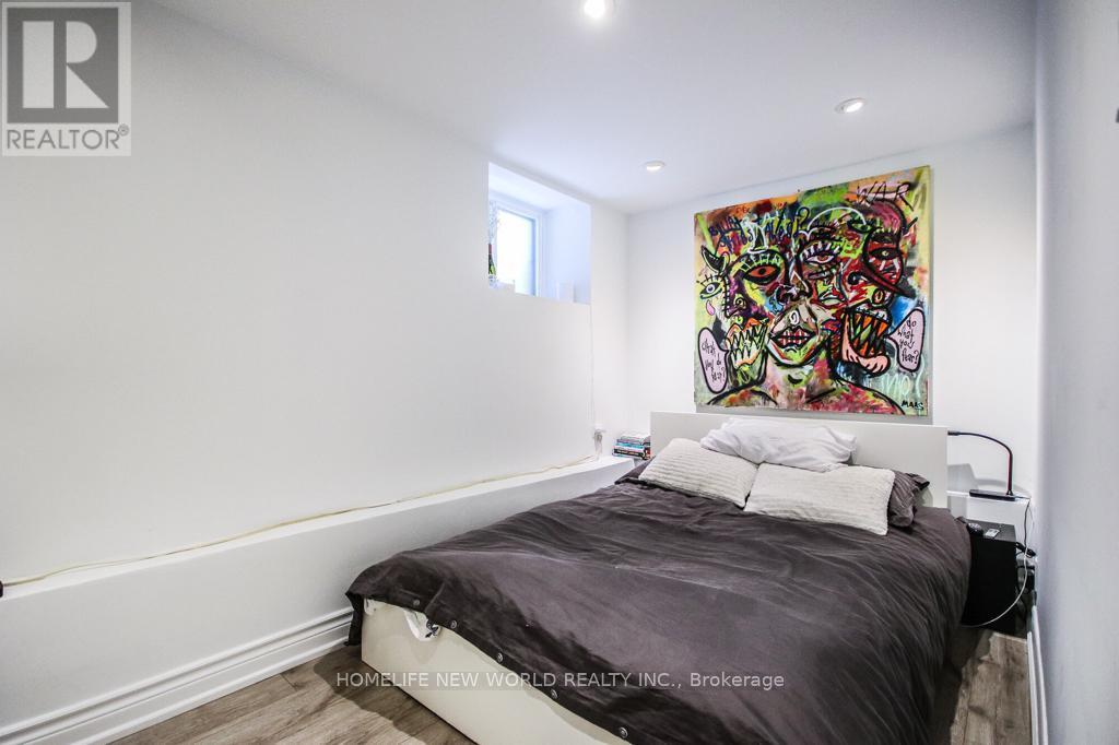 Lower - 679 Gladstone Avenue, Toronto, Ontario  M6H 3J5 - Photo 16 - W12587364