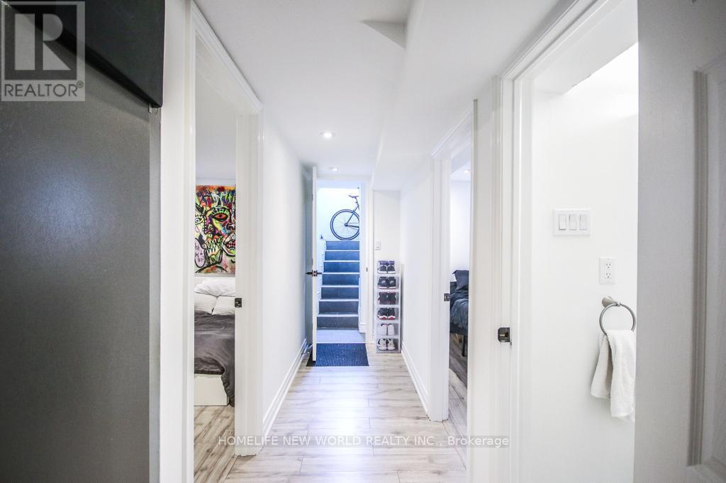 Lower - 679 Gladstone Avenue, Toronto, Ontario  M6H 3J5 - Photo 9 - W12587364