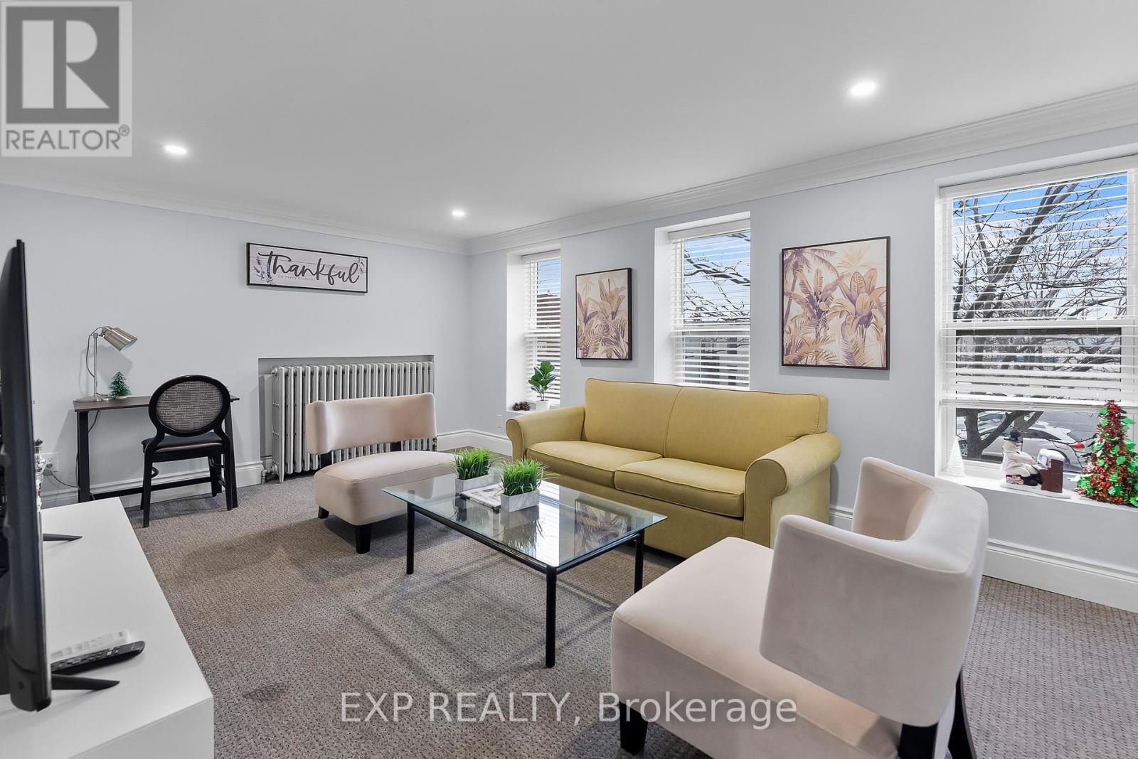 1 - 5858 Ferry Street, Niagara Falls, Ontario  L2G 1S9 - Photo 2 - X12587342