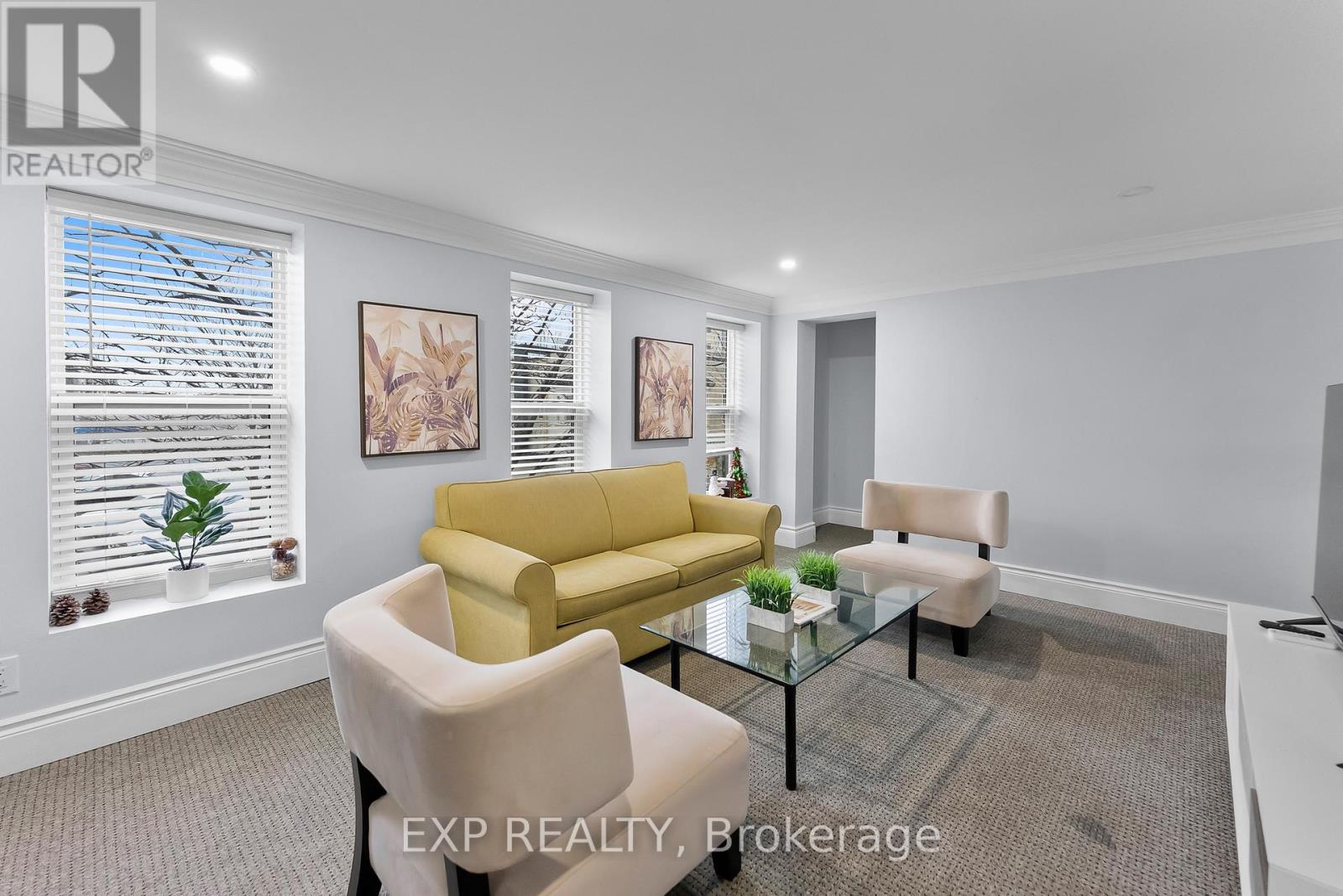 1 - 5858 Ferry Street, Niagara Falls, Ontario  L2G 1S9 - Photo 3 - X12587342