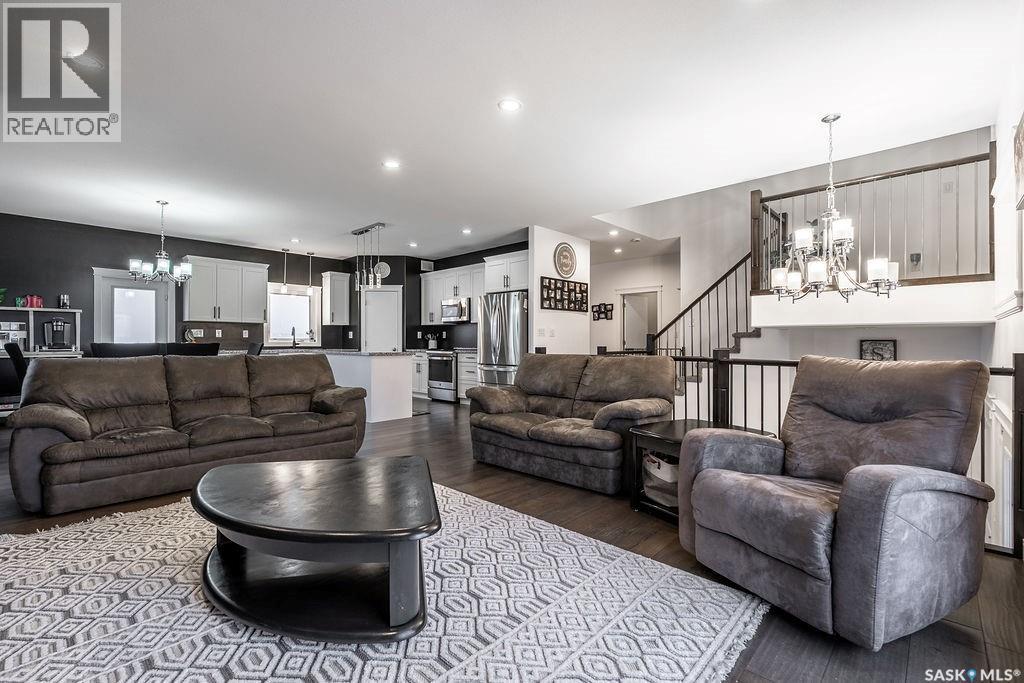 712 Maple Court, Warman, Saskatchewan  S0K 4S2 - Photo 2 - SK024884