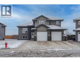 712 Maple Court, Warman, Ca