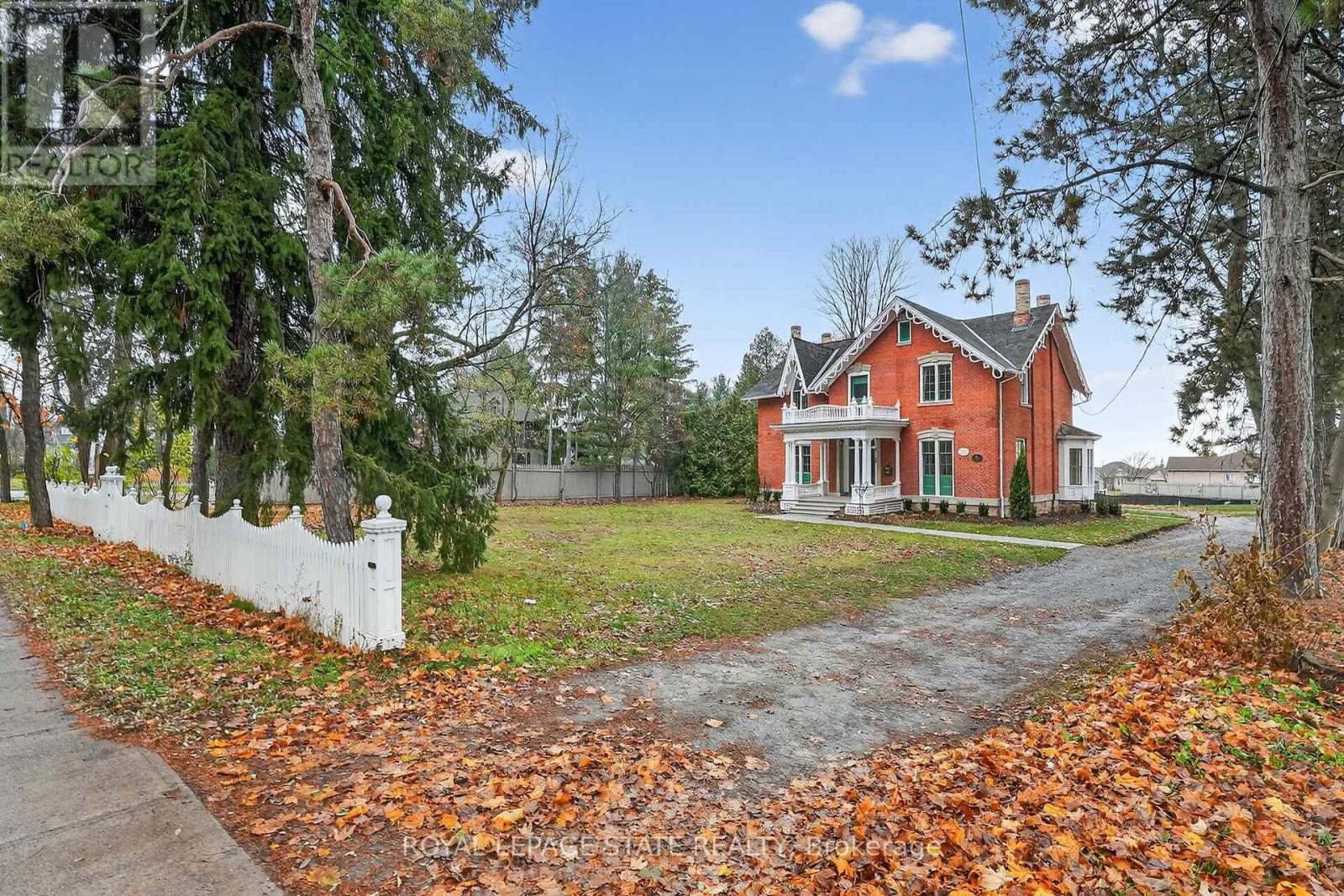 262 Main Street W, Grimsby, Ontario  L3M 1S4 - Photo 2 - X12584364