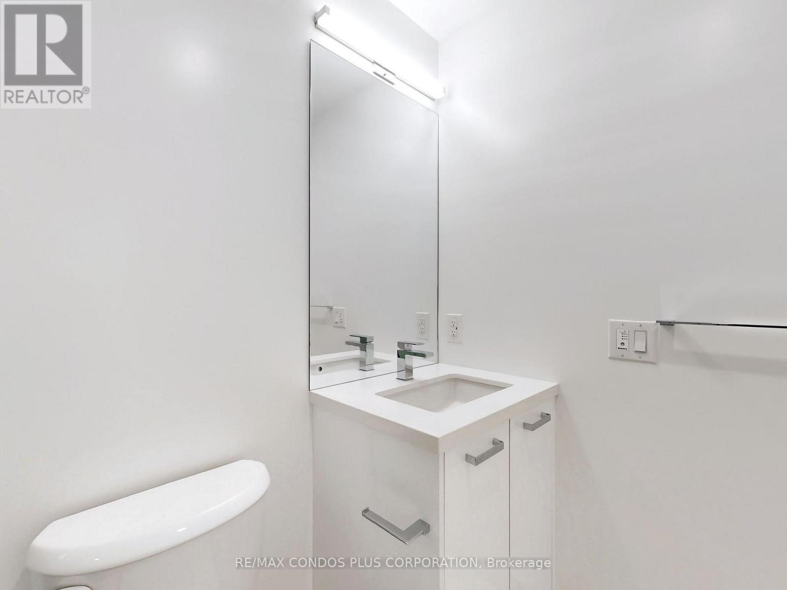 1206 - 195 Mccaul Street, Toronto, Ontario  M5T 0E5 - Photo 14 - C12587386