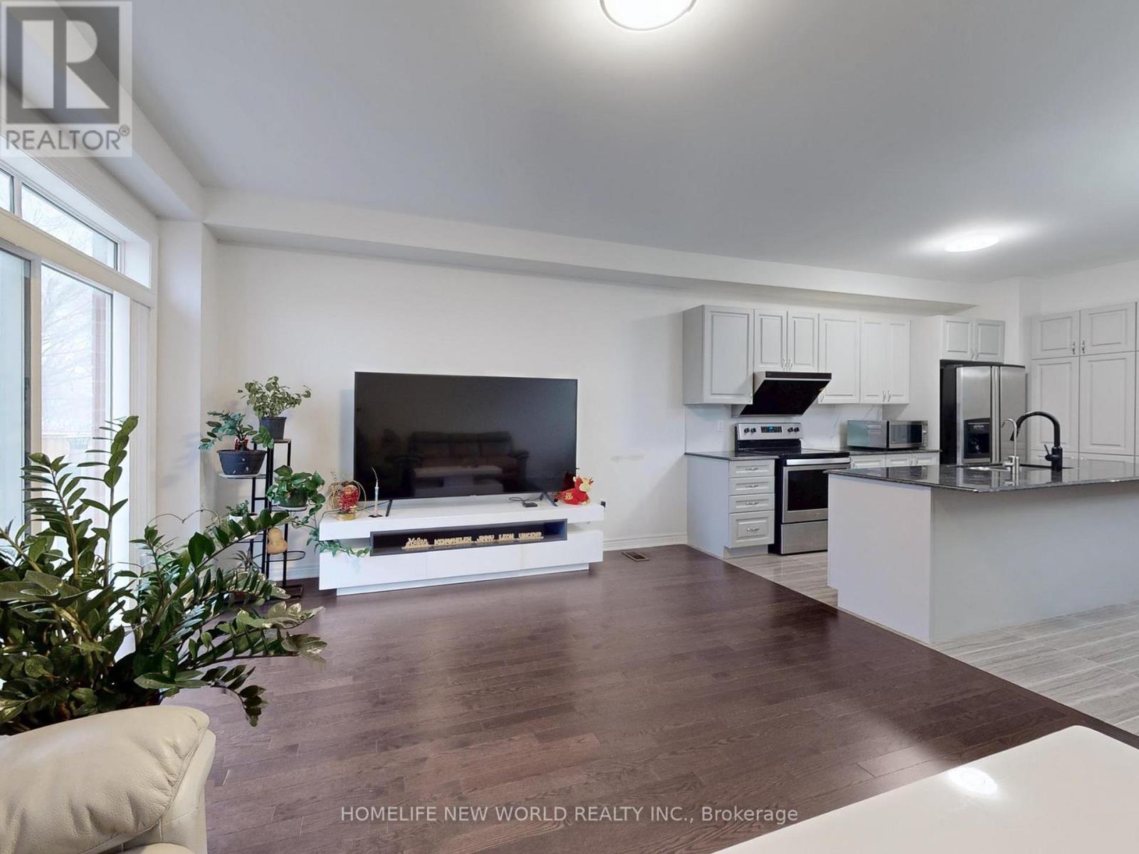 43 Titan Trail, Markham, Ontario  L3S 0E2 - Photo 7 - N12587384