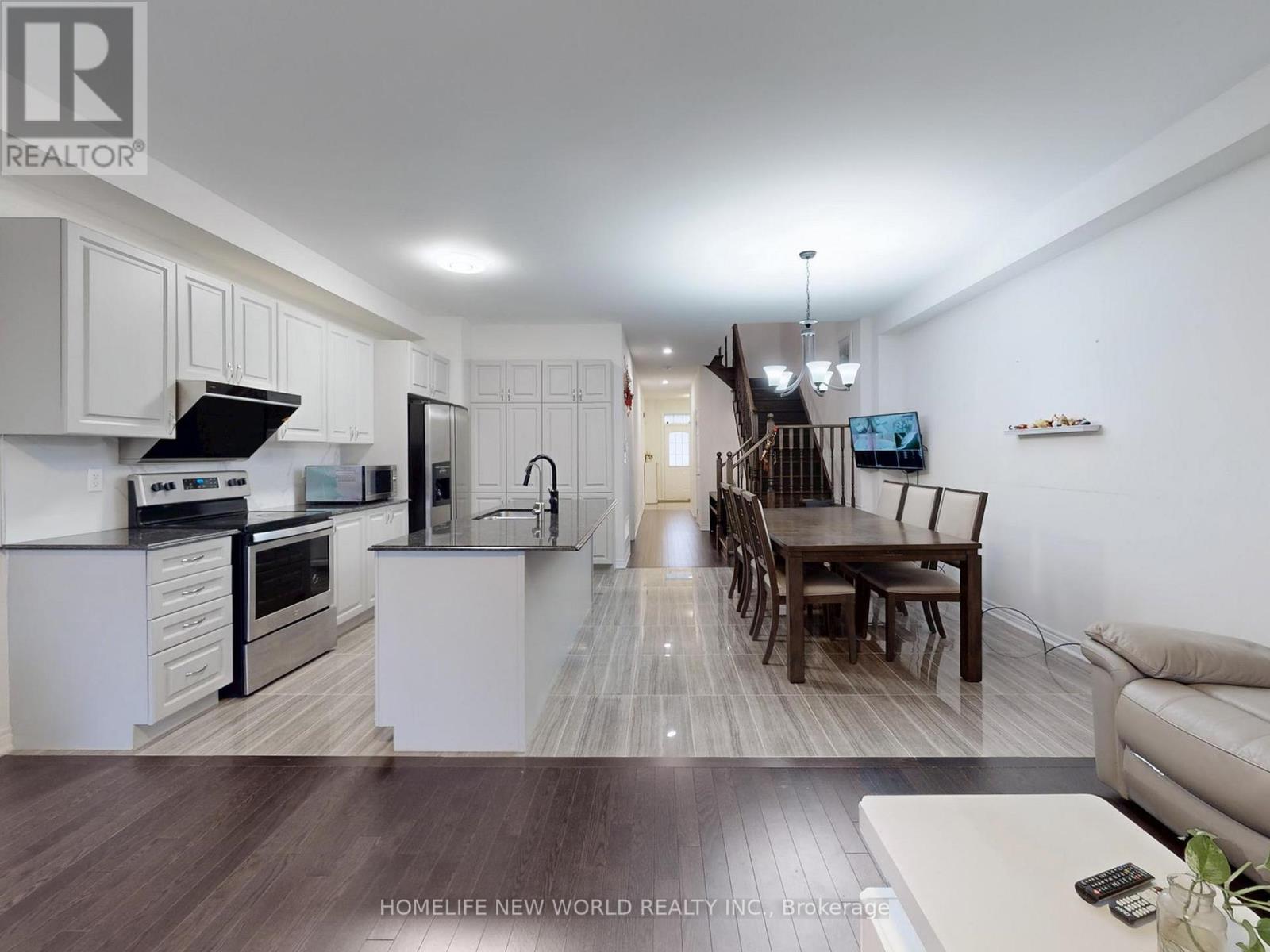 43 Titan Trail, Markham, Ontario  L3S 0E2 - Photo 8 - N12587384