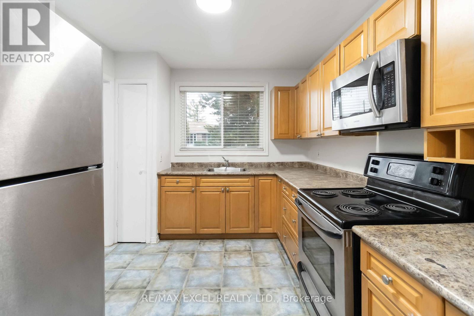 12 - 1265 Napier Crescent, Oakville, Ontario  L6H 2A5 - Photo 6 - W12586816