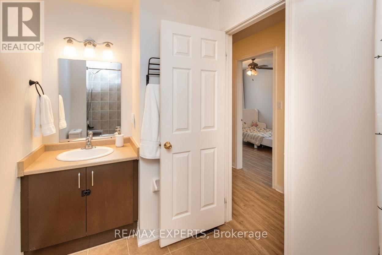 64 - 175 Stanley Street, Barrie, Ontario L4M 0G2 - Photo 16 - S12579466