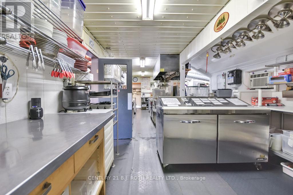 27 Sr406 Shore, Muskoka Lakes (Wood (Muskoka Lakes)), Ontario  L0K 1E0 - Photo 18 - X12587392