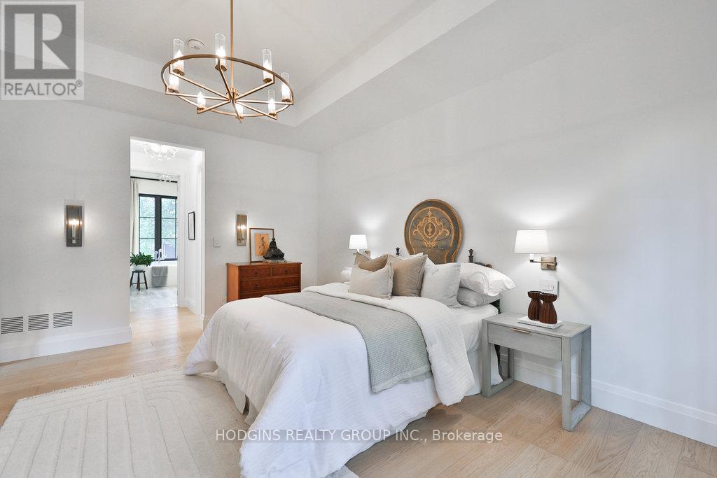 238 Mineola Road W, Mississauga, Ontario  L5G 2C9 - Photo 24 - W12573258