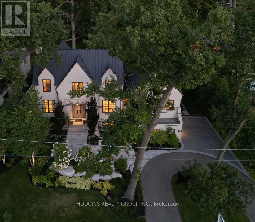 238 Mineola Road W, Mississauga, Ontario  L5G 2C9 - Photo 5 - W12573258