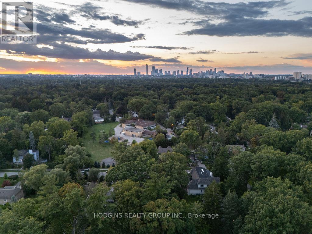 238 Mineola Road W, Mississauga, Ontario  L5G 2C9 - Photo 43 - W12573258