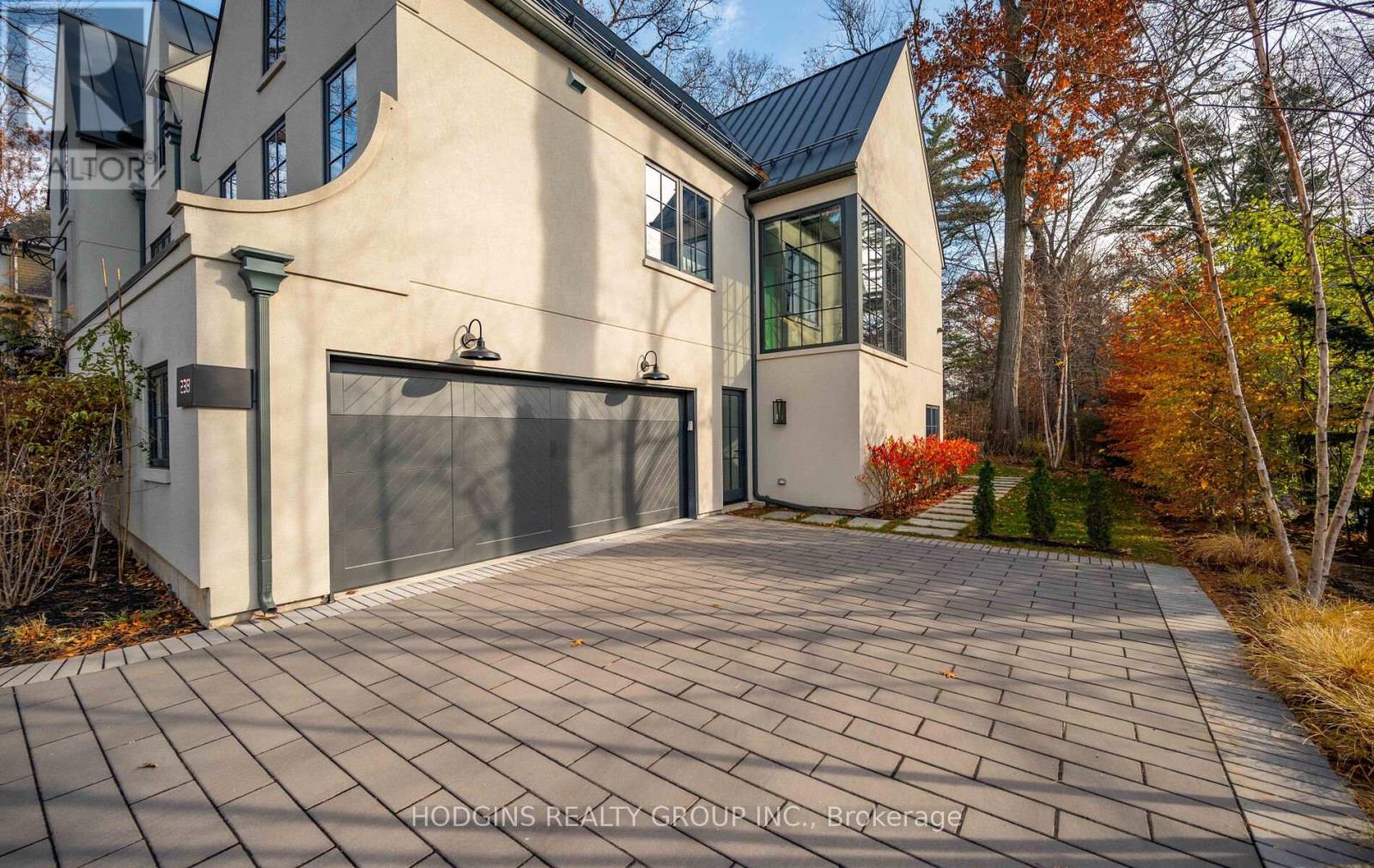 238 Mineola Road W, Mississauga, Ontario  L5G 2C9 - Photo 45 - W12573258