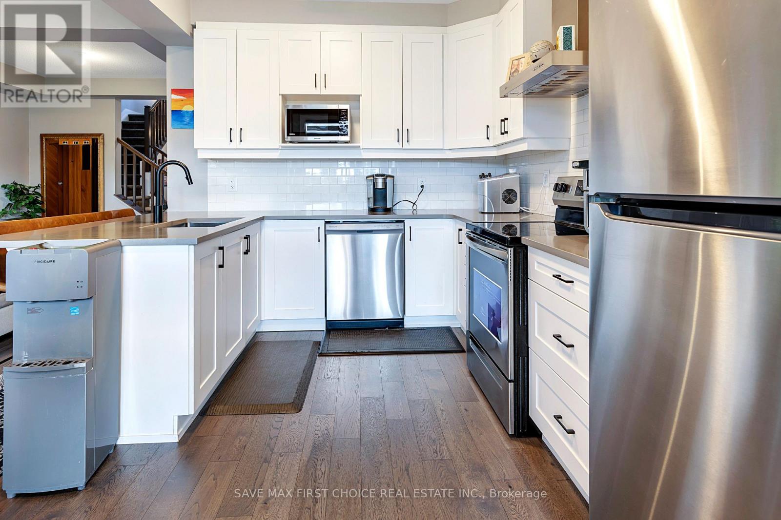 2070 Winsome Terrace, Ottawa, Ontario K4A 5M9 - Photo 12 - X12555242