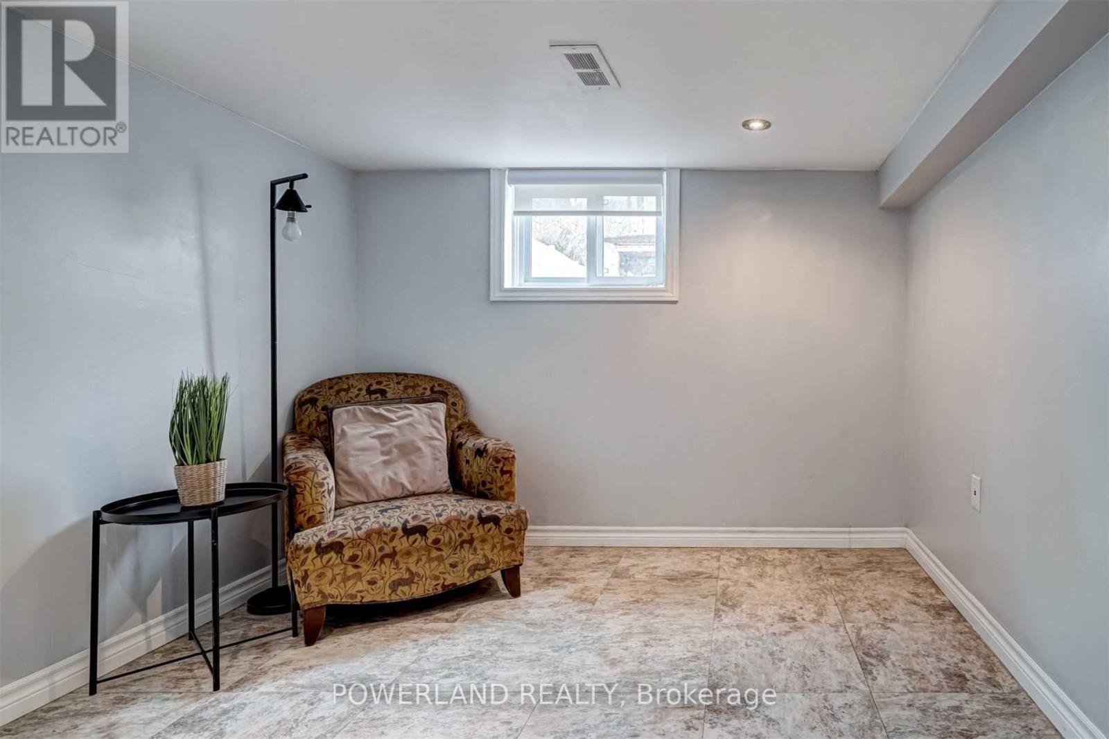 72 Corbett Avenue, Toronto, Ontario  M6N 1V1 - Photo 8 - W12587402