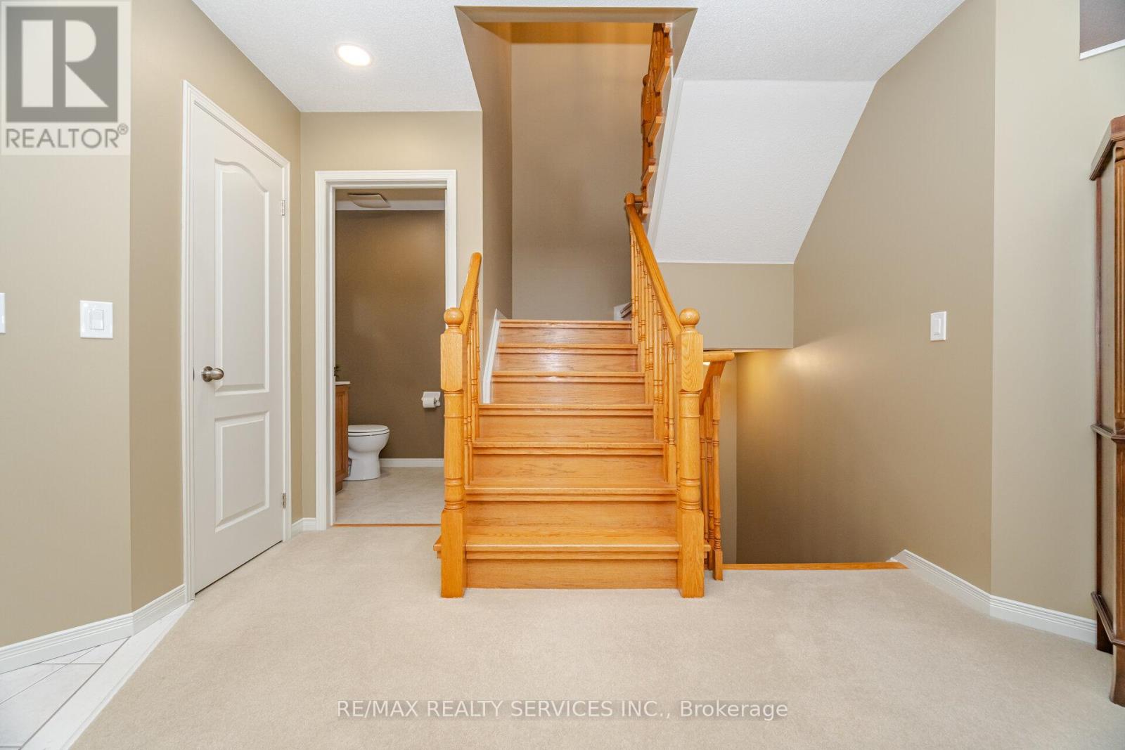 8 Inwood Place, Brampton (Sandringham-Wellington), Ontario  L6R 1T2 - Photo 16 - W12587412